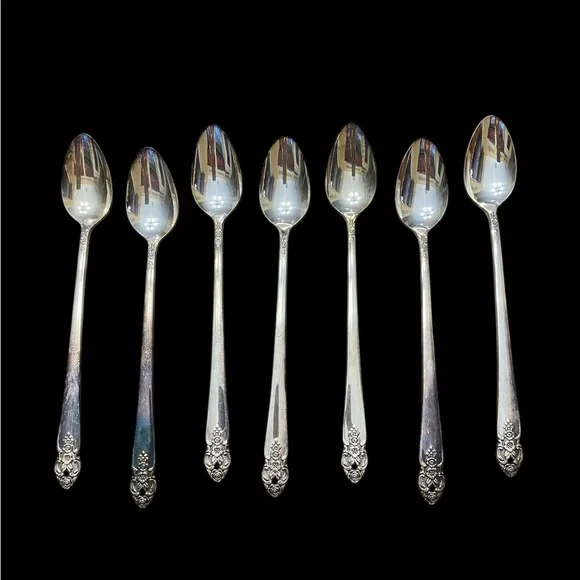 Vintage Oneida Iced tea spoons “Distinction" pattern set of 7 - Picture 1 of 3